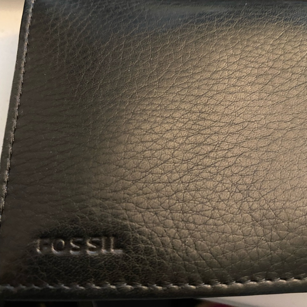 Fossil leather cheque wallet